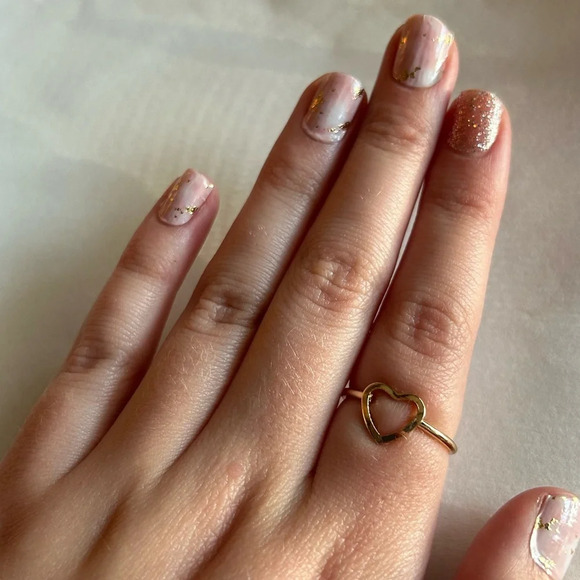 3/$20 Gold Toned Heart Love Shaped Ring Size 6/7 - Picture 1 of 4